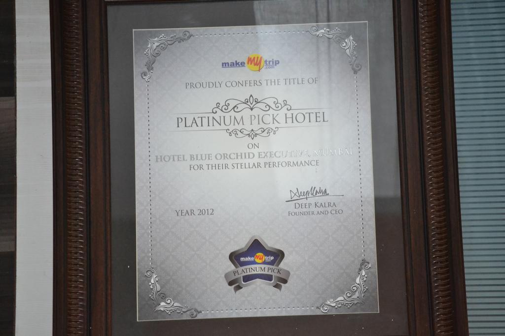 Hotel Blue Orchids Executive Мумбаи Экстерьер фото